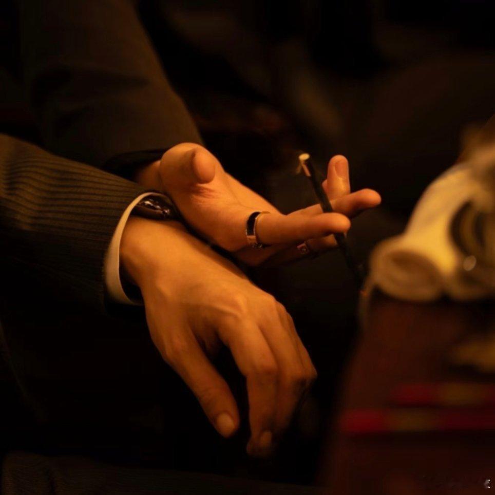 吾岸好看吗？看了逆爱，还在垂涎坑里，纠结吾岸到底要不要看