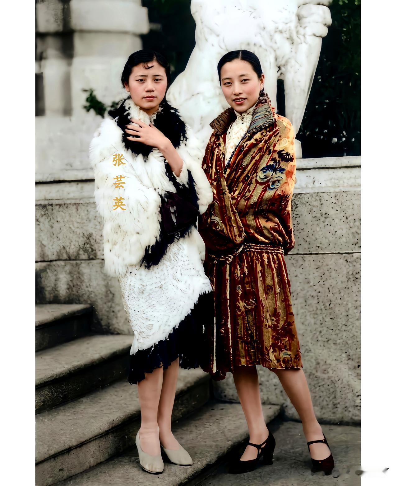 民国时期，张芸英与她的好友在户外游玩时的合影。这可不是演戏，而是她年轻时的真实样