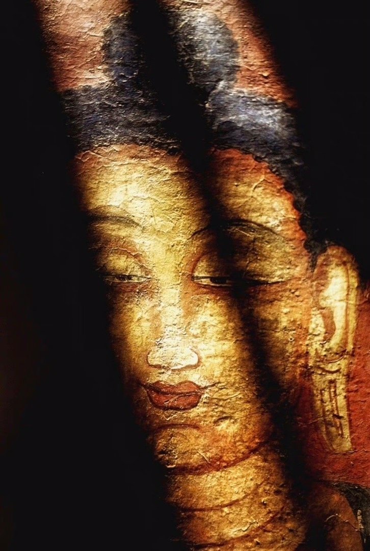 强者赶路，弱者造笼。强者也不是没有情绪，而是把情绪压缩成行动的燃料。事情处理完了