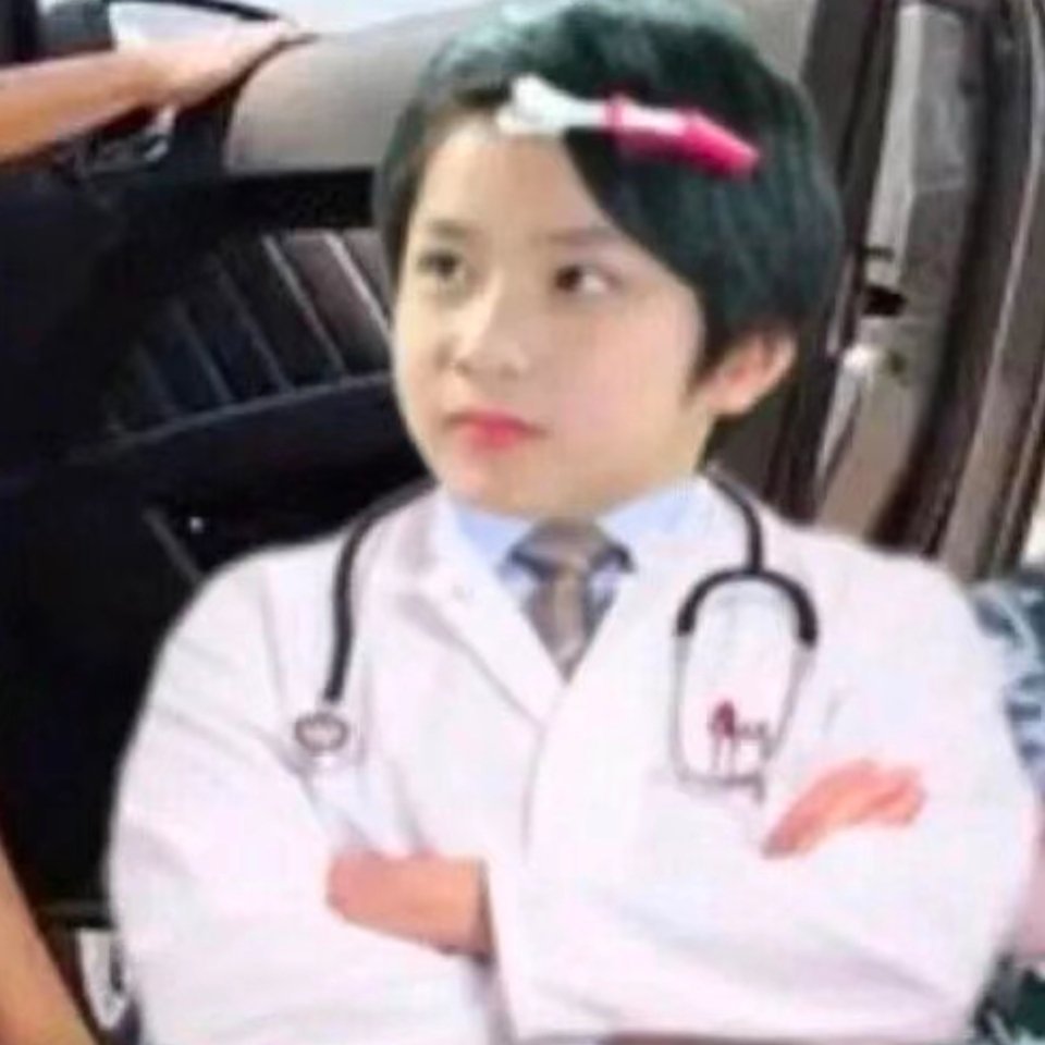 你们好，这里是小丸🏥，小丸医生👨🏻⚕️建议有些人，有病耀记得吃💊喔～ 