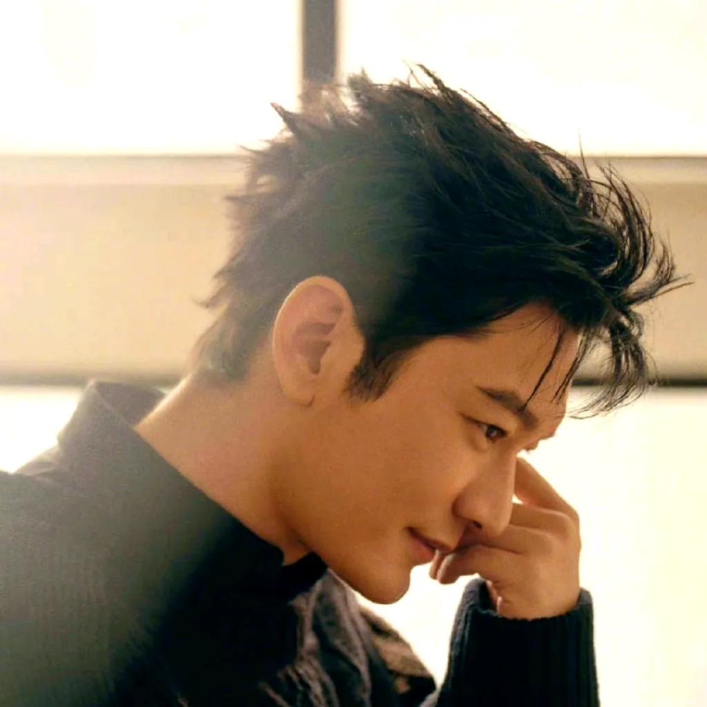 黄晓明，前脚“没结婚”，后脚“在一起了”，怎么个事，这是没领证吗？

晓明哥这一