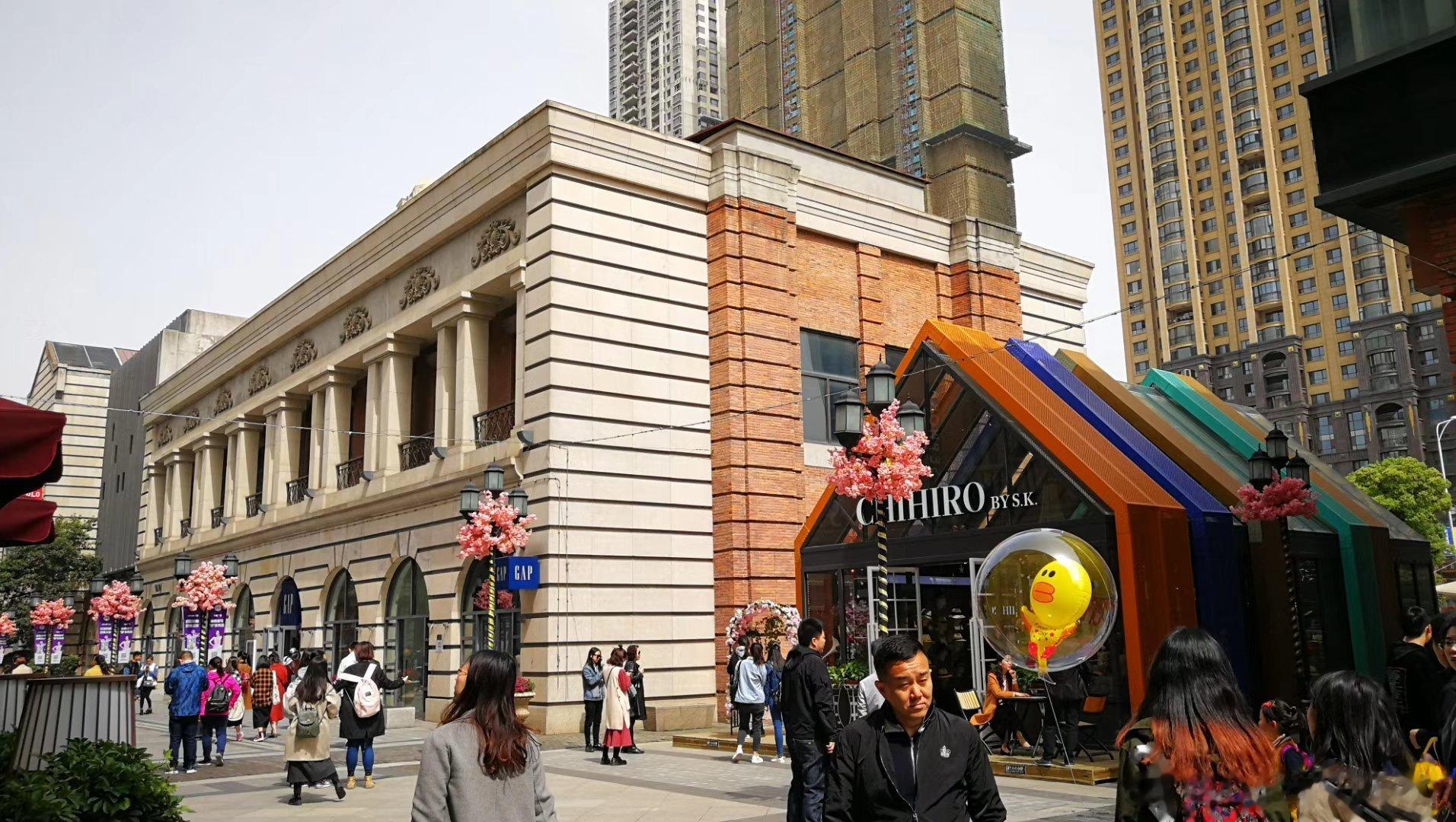 健康才是人一生的主旋律，包括心灵的健康和身体的健康，快乐是心灵上的健康。    