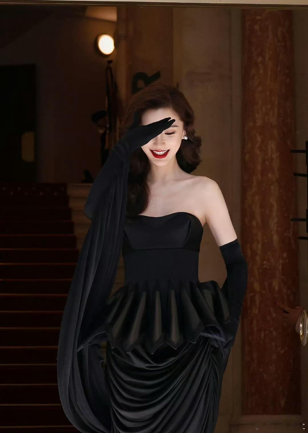 angelababy鱼嘴恨天高 啊啊啊啊…angelababy的美貌暴击，红唇卷