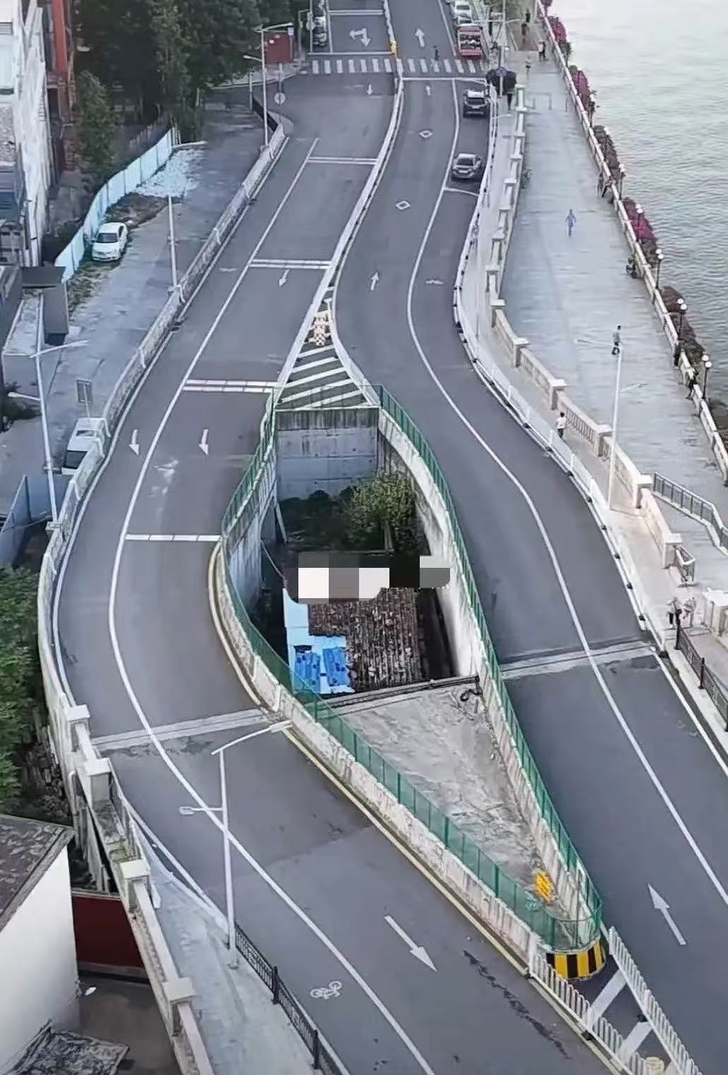 这下可彻底没动迁价值了… 