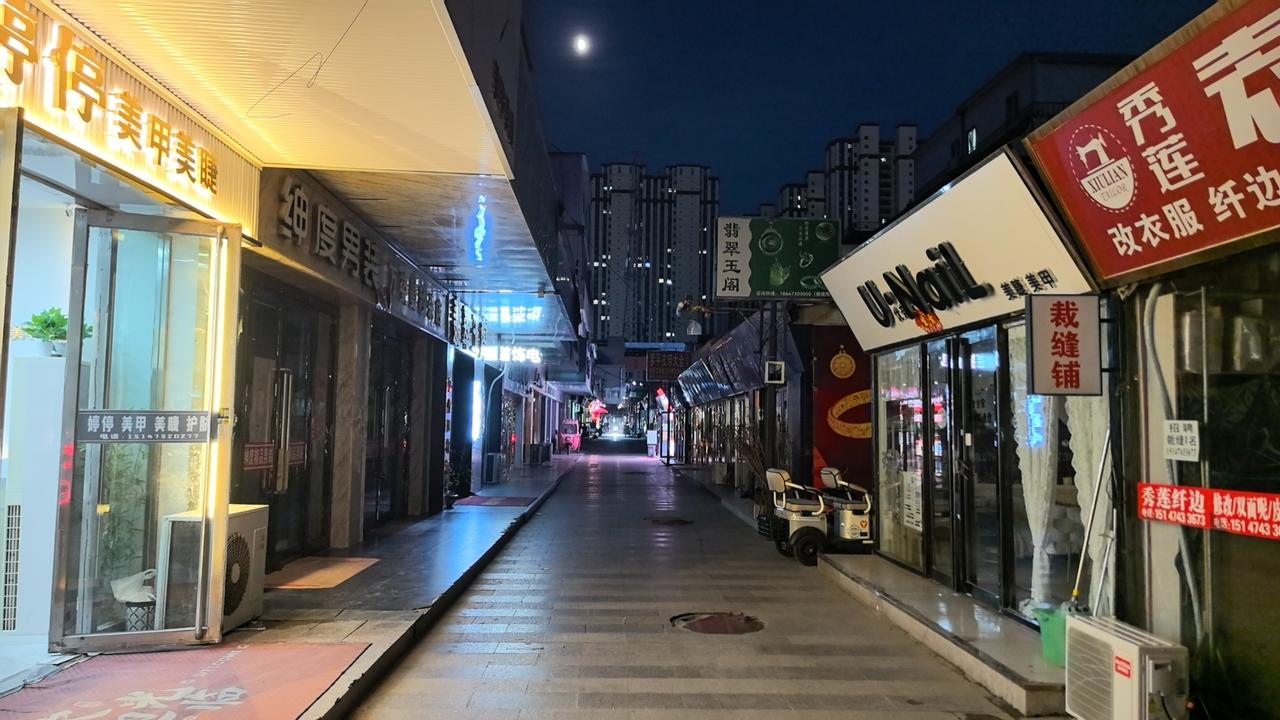 当年生意兴隆的步行街，如今已经已经成了回忆？