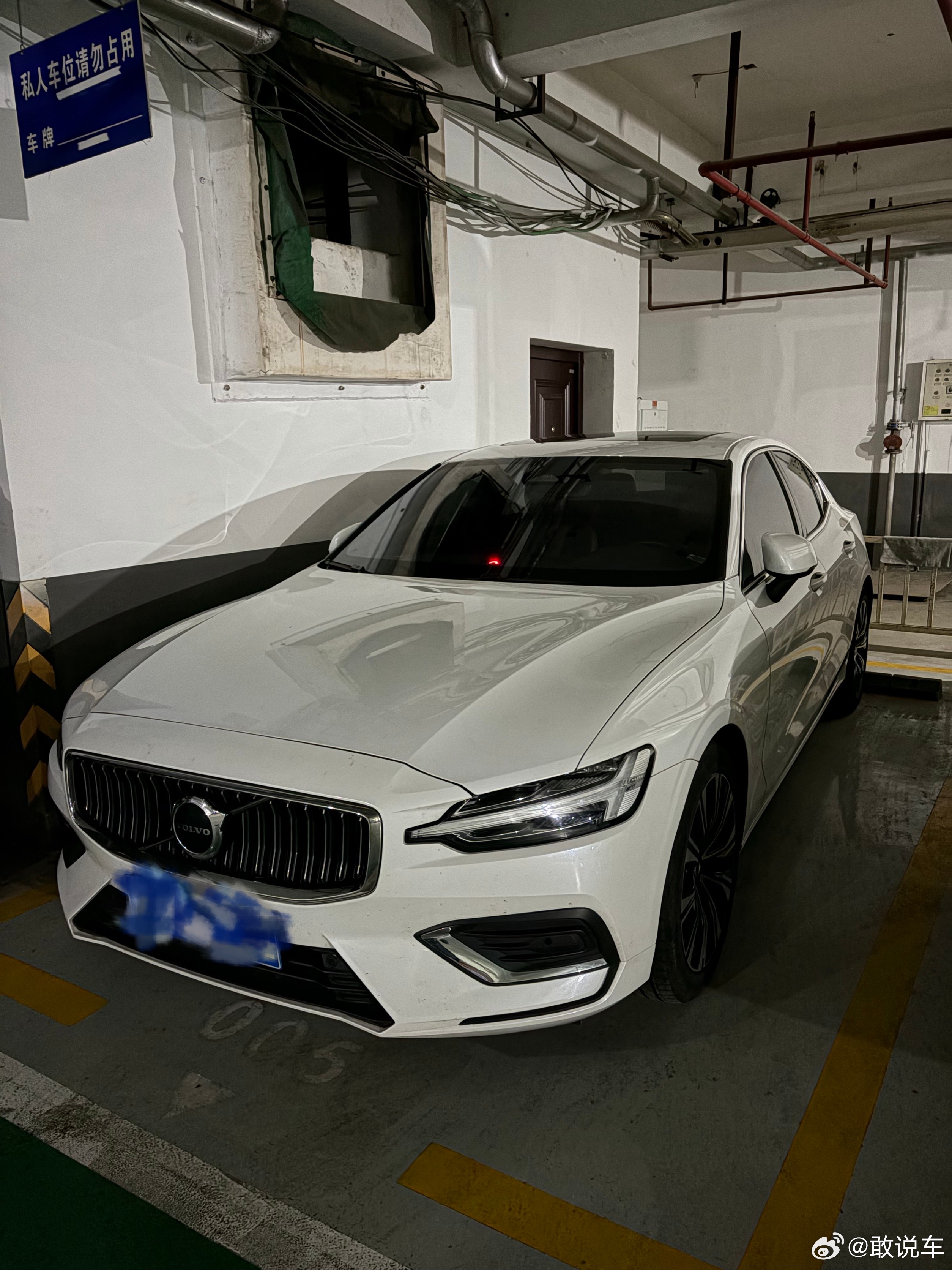 开了圈明天要拍的车，总有些不习惯，似乎踩下油门等变速箱降档、涡轮建压再来动力的感