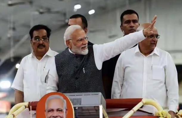 印度最近有不少斩获，重现了战略上的顺风顺水。

特朗普放下维持了几个月的对印严厉