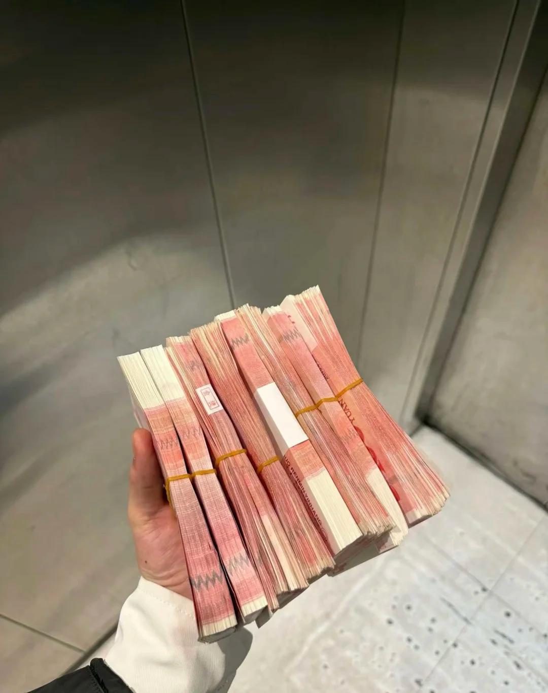 年纪大了，什么都提不起兴趣了，一心只想搞钱，你们呢？