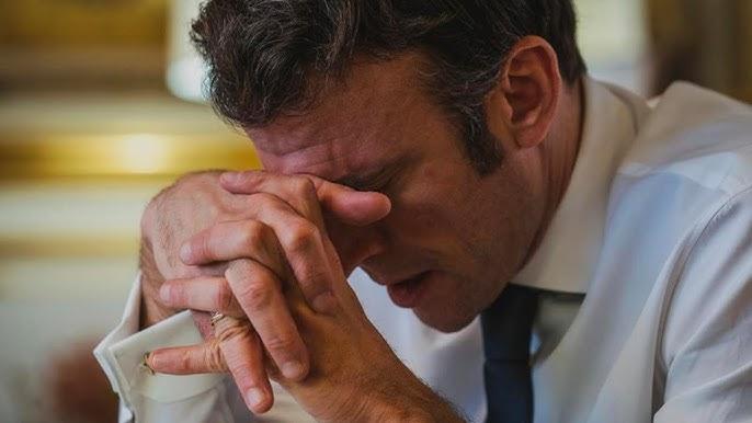 以色列终止与法国的所有军事防务交易。
　　以色列国防部暂停了从法国的所有国防采购