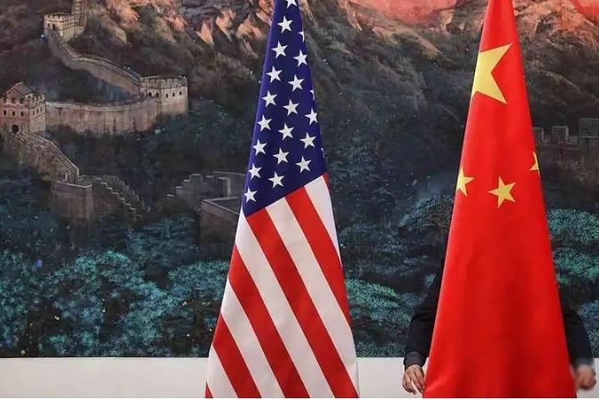 中美以前还只是嘴上较劲，有些妥协投降的话勉强还能听，可现在情况已经变了，双方已经