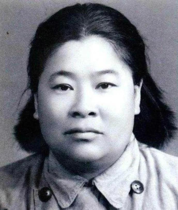 武艺最高强的女红军：比武赢过许世友，铁拳击毙战马，100岁和武功大师过招……20