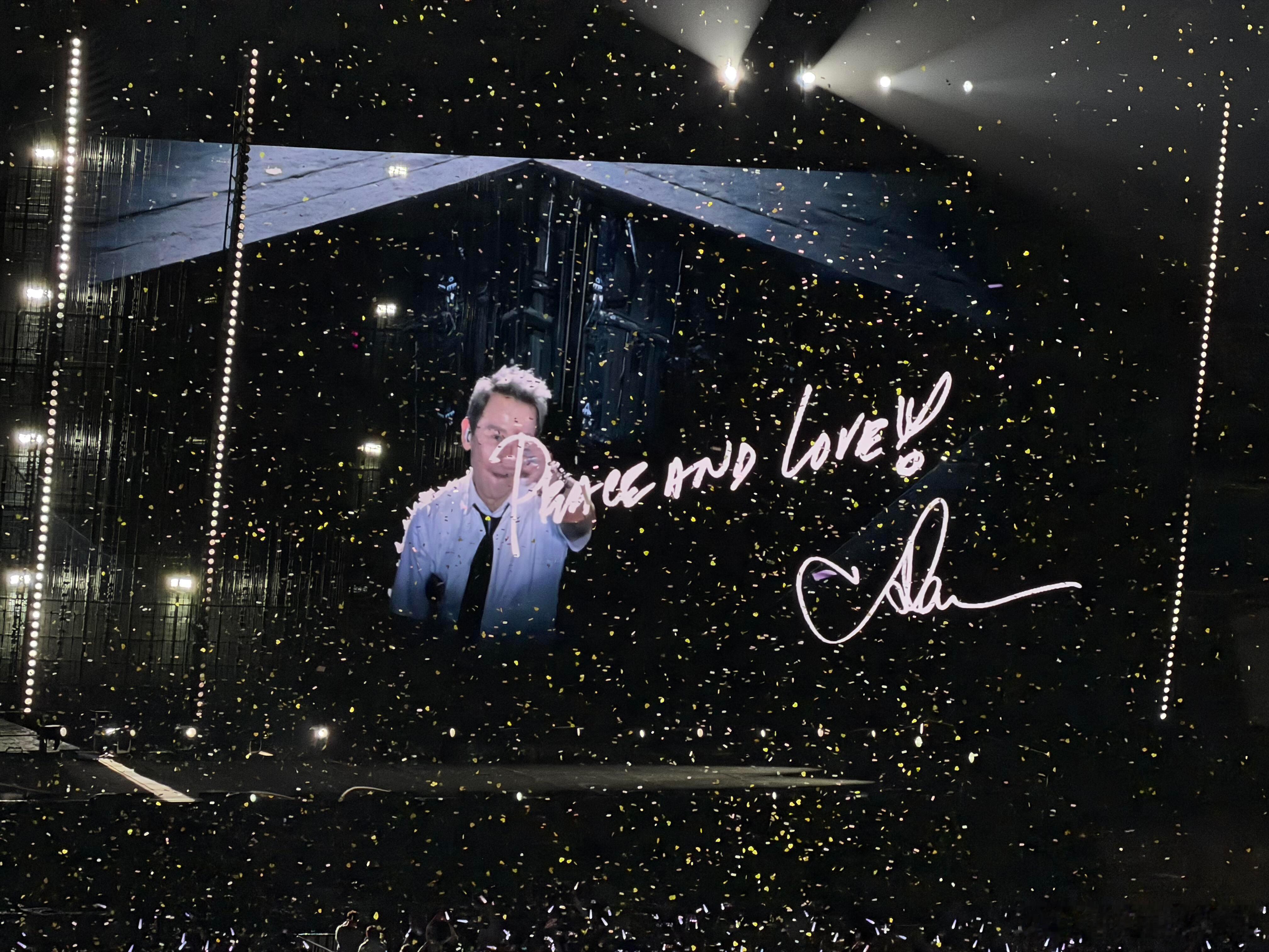 陶喆你是从哪里学的饭撒就这样萌翻全世界老大真的越来越会饭撒啦~ 