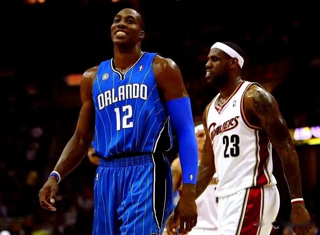 霍华德太放纵了

前NBA球员霍华德近日在一档节目中表示他的赛前惯例就是去大吃一