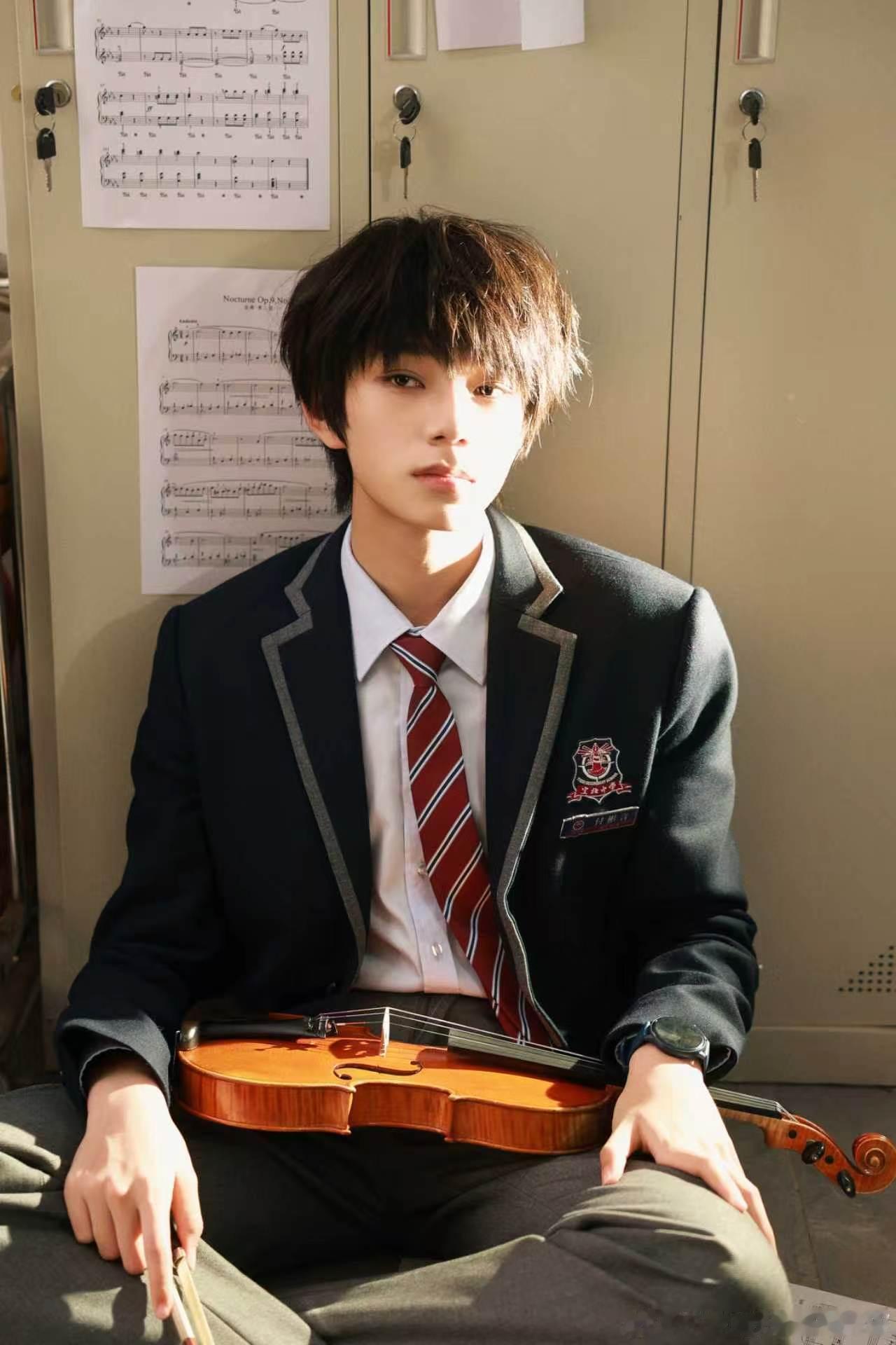 王橹杰新剧排序第一网传《我们的少年时代2》将八月开播，如果按照新出的番位规定，王