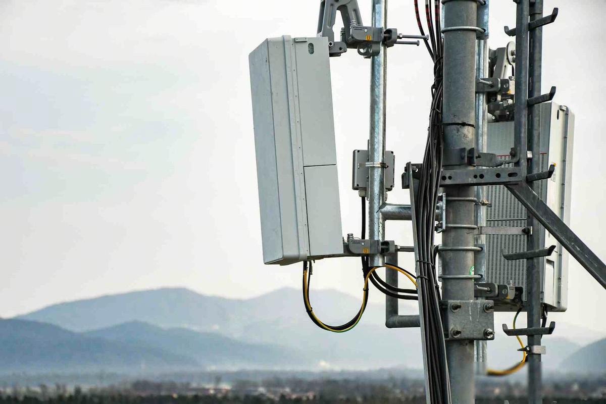 美国瘫痪伊朗通讯，手段曝光：美制路由器遭远程崩溃
美伊冲突关键期，伊朗通讯系统突