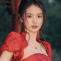 我的今日状态：😁轻松愉快
我这里的天气：☀️晴天
美女明星旗袍穿搭写真