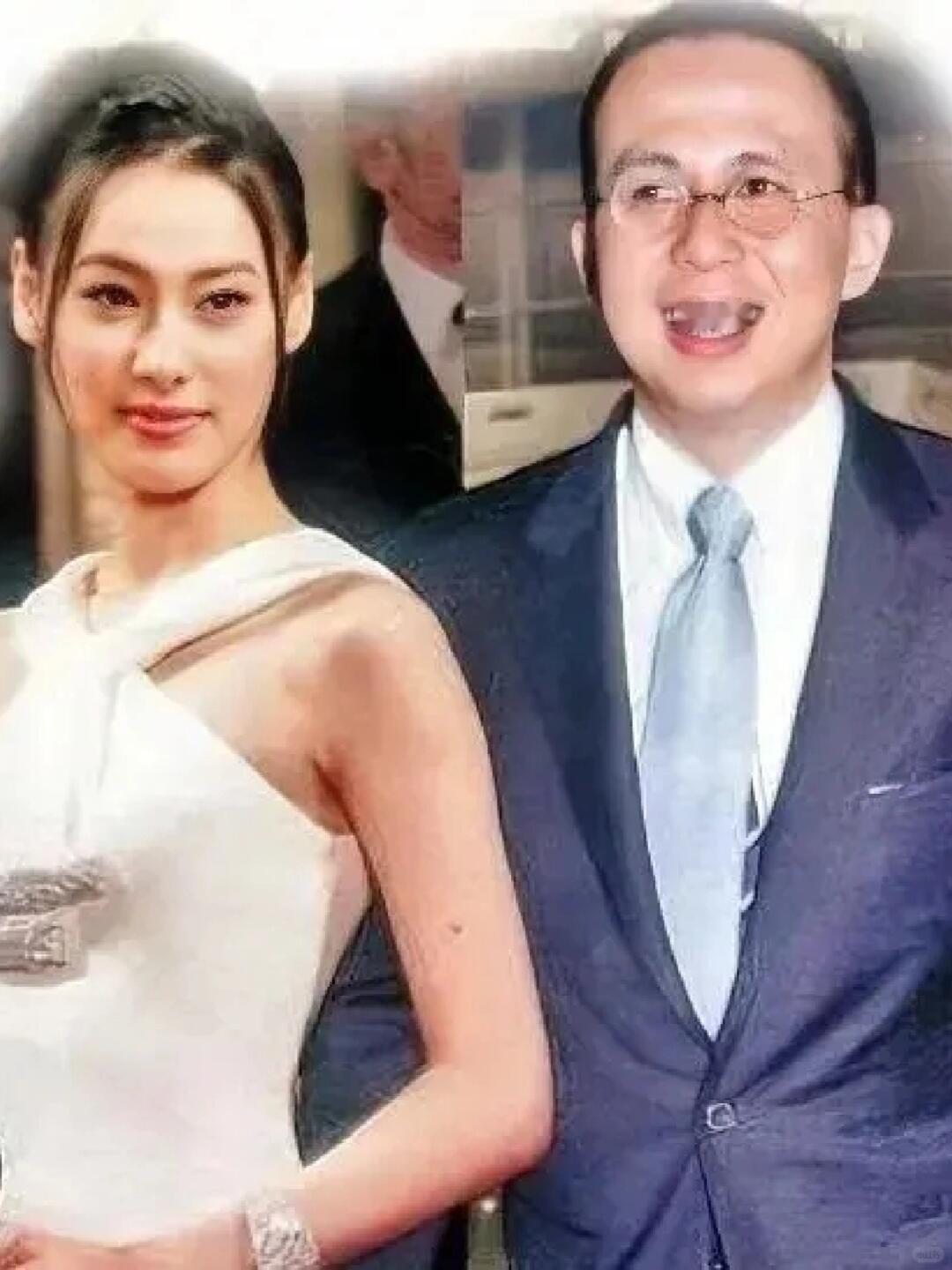 二人早在2011年正式对外官宣分手，时至今日，早已不再是恋人，如今唯一的纽带，便