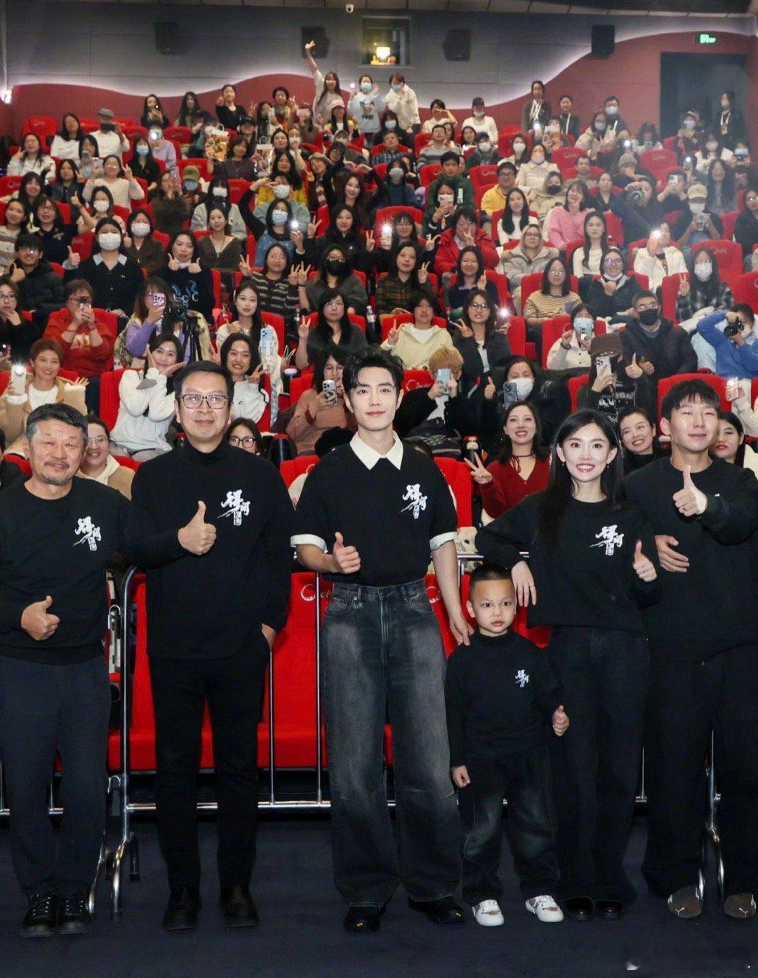 一切美好都能在肖战身上发生。肖战就是美好的代名词。 