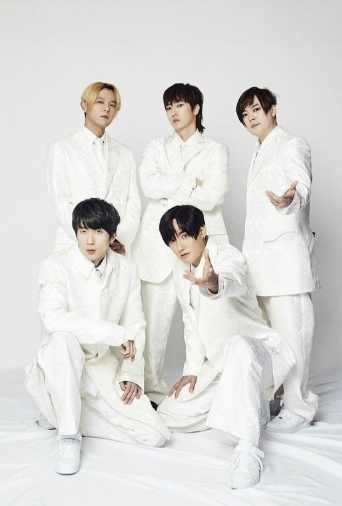 HOT合体HOT时隔6年合体 ​​​据韩媒，H.O.T. 将登上 9 月 6 日