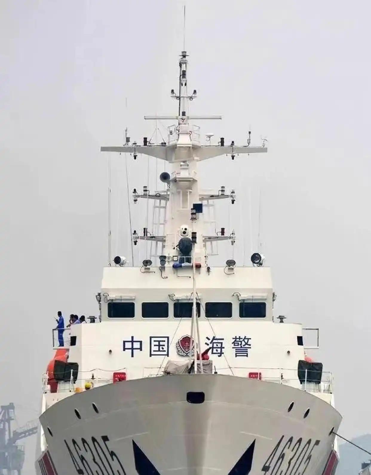 中国海警依法驱离妄图非法到我钓鱼岛海域捕鱼的日本“狮子”号渔船。
据中国海警局新