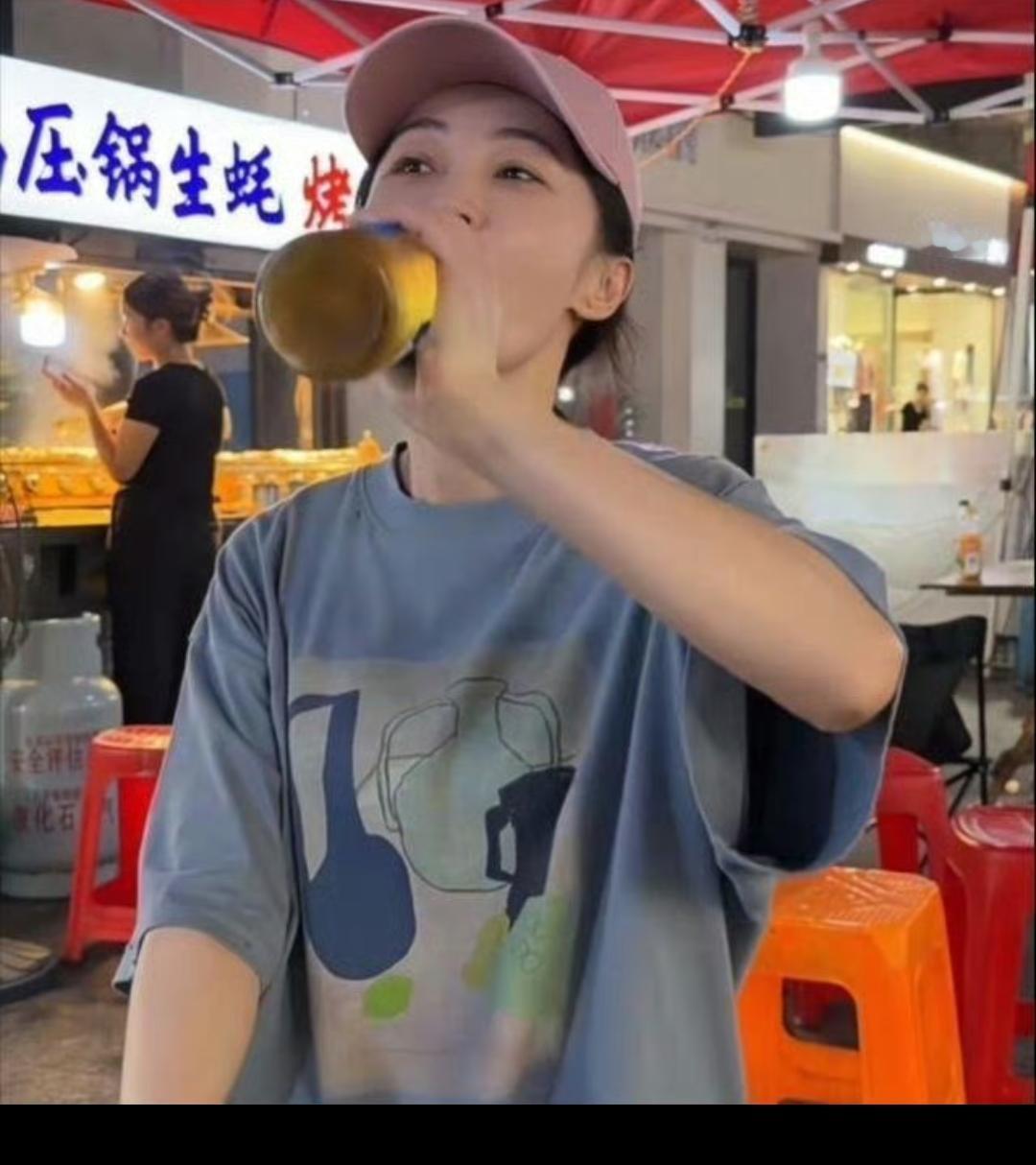 说实话即使她现在变成这个样子，想娶她的人也得排队吧！
不能因为某件事否定这个人的