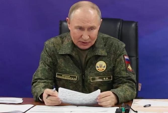 姜还是老的辣，论攻心计还得看普京，当俄军包围了10000名乌军精锐的时候，他要求