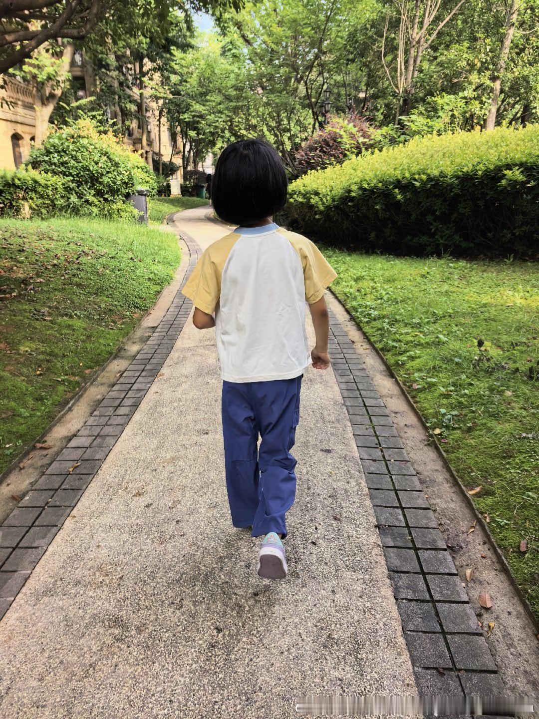 上学啦上学啦妮娜一家饭团团日常