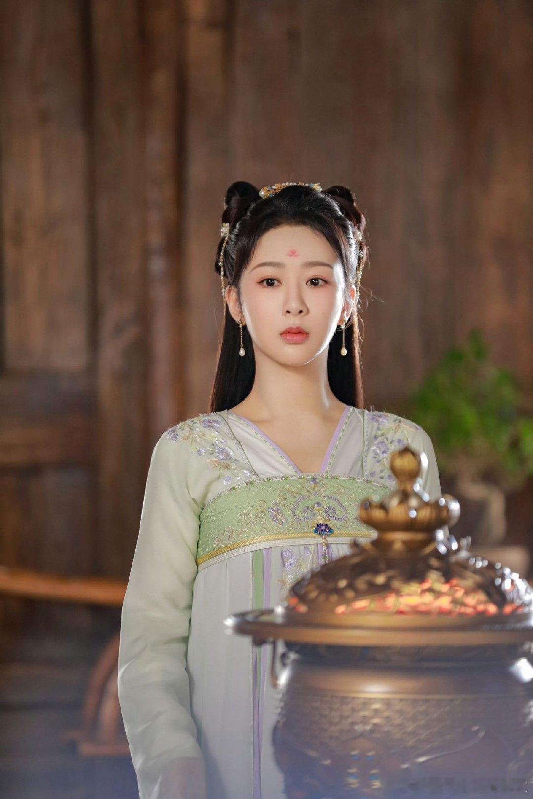 #小夭用了四百年治愈童年#岁月悠悠，小夭用四百年的时光编织了一张治愈之网，缓缓包