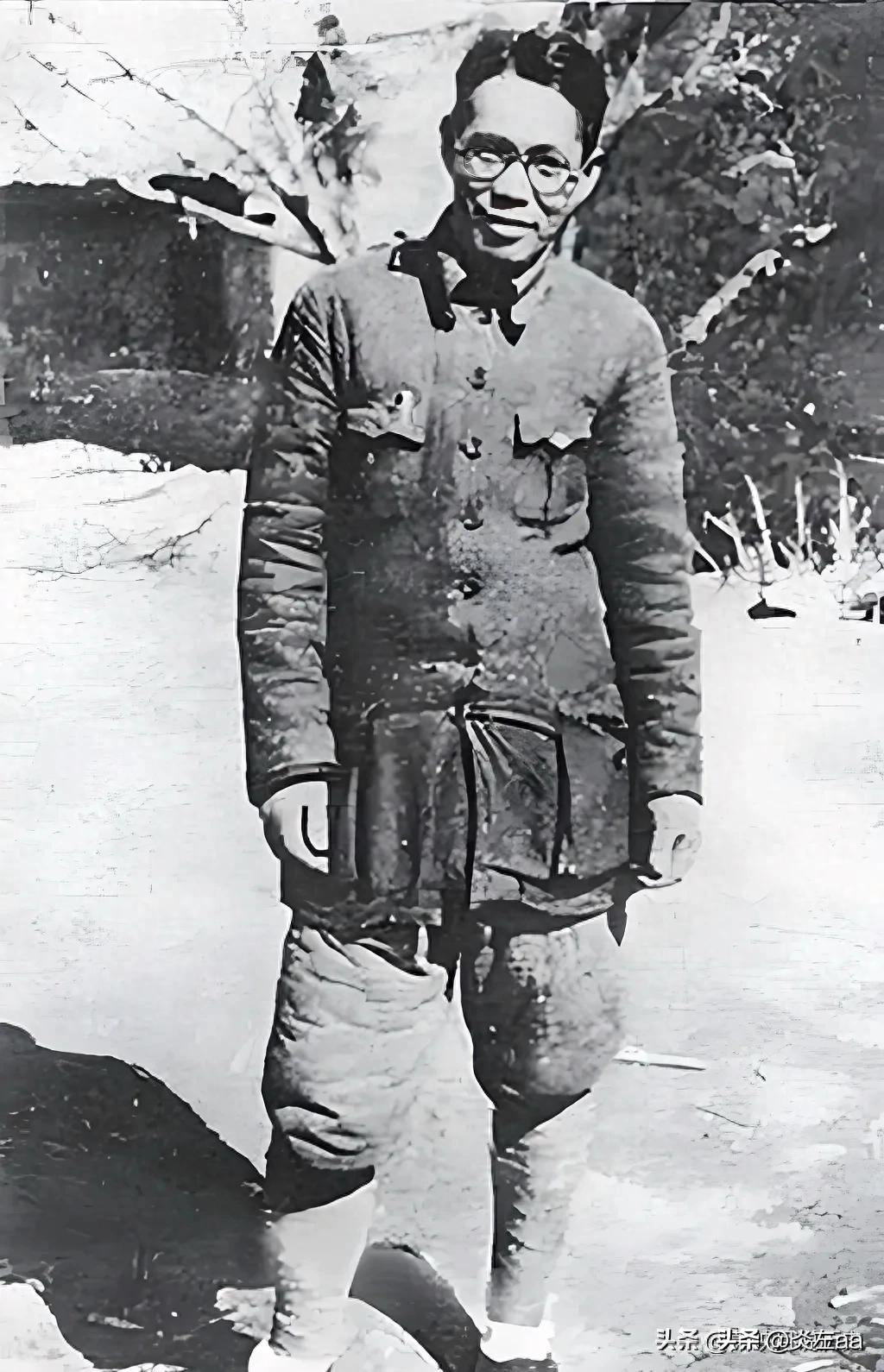 1946年，西安集中营。359旅副主任被捕，酷刑后妻子扑上痛哭，一句话他便知她已