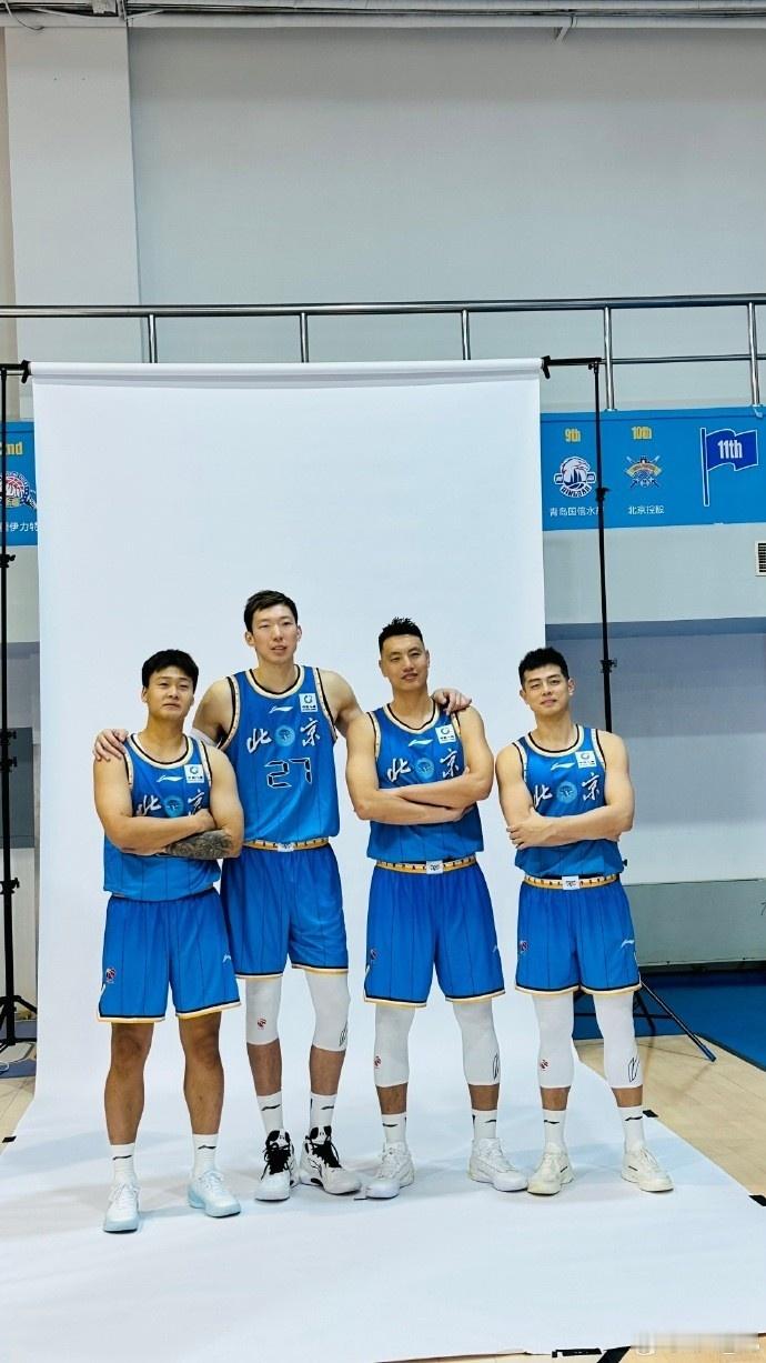 周琦晒新赛季定妆照：又是一年新赛季！周琦晒新赛季定妆照