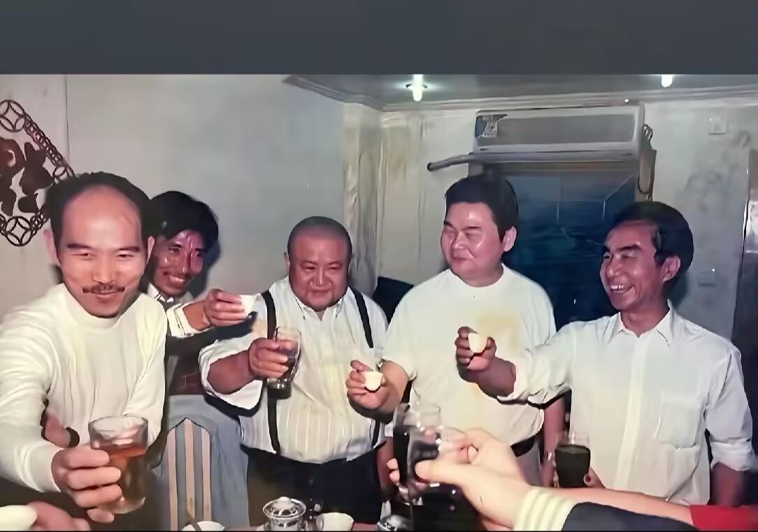 曾经给我们带来了欢乐的笑星们，你都认识吗？