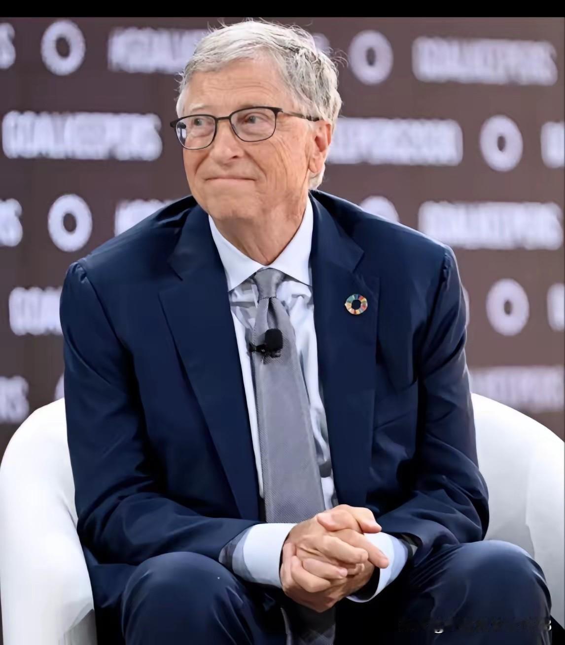 记得读初中的时候，比尔盖茨是世界首富。那时候我的语文老师提的最多的就是比尔盖茨。