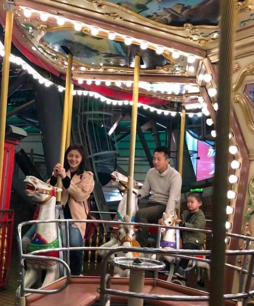 没结婚的时候幻想婚后美好的生活，结婚后发现并不是这么回事，但是还是觉得有希望，装