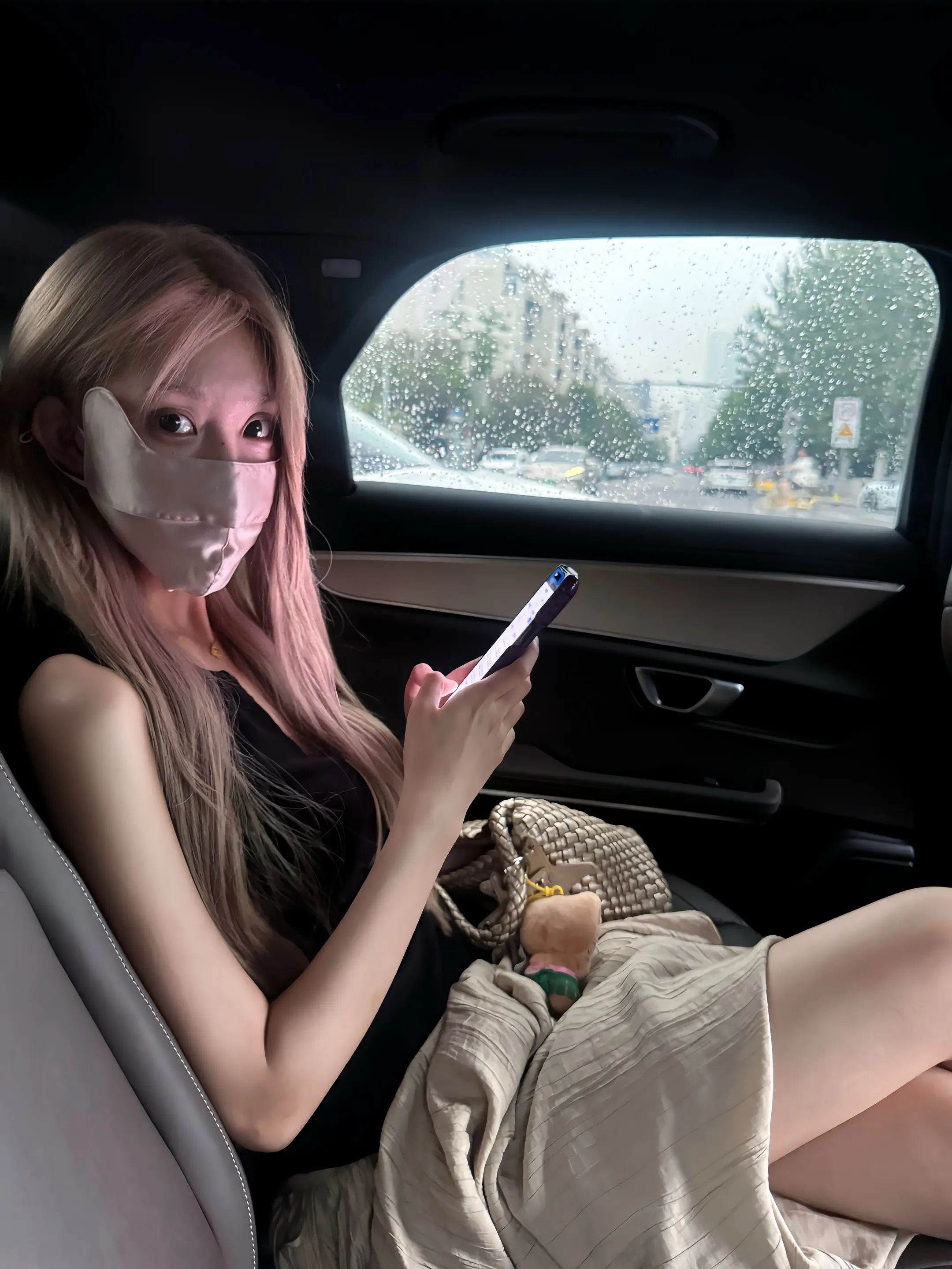 我又泪流满面 你不在我身边