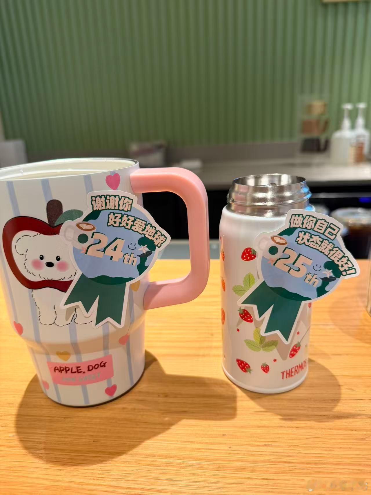 星巴克免费咖啡喝上了喝上了，去排队的时候都是偷偷溜出来的打工人