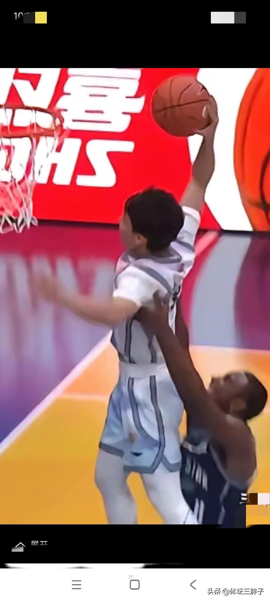 迪亚洛这一托举，举出了风度与大气。昨晚全明星赛，对于明星赛的徐杰成为MPV球员，