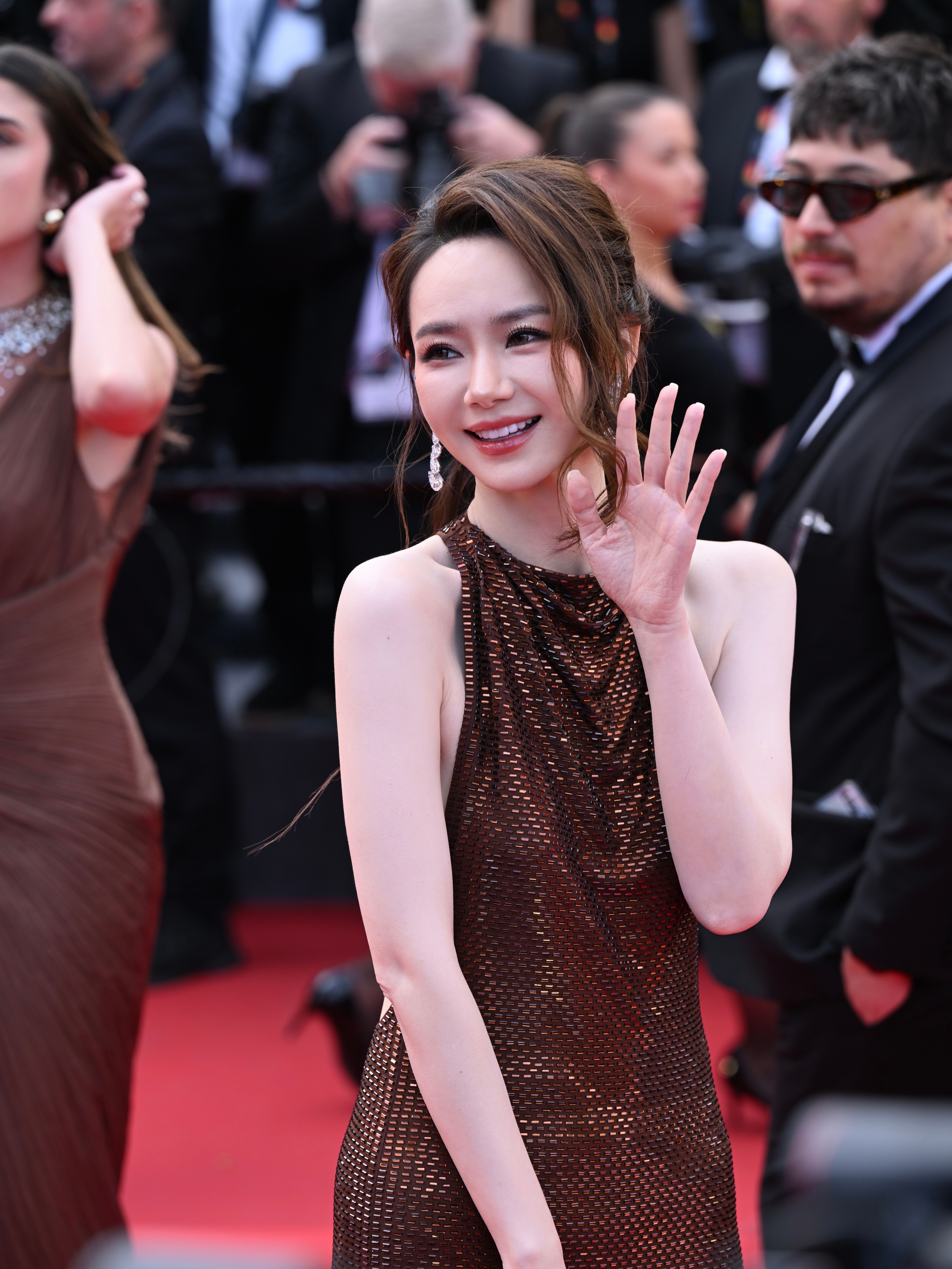 周也戚薇袁姗姗章泽天吉娜生图 戚薇戛纳红毯真的美到我了G社生图含金量懂得都懂，怎