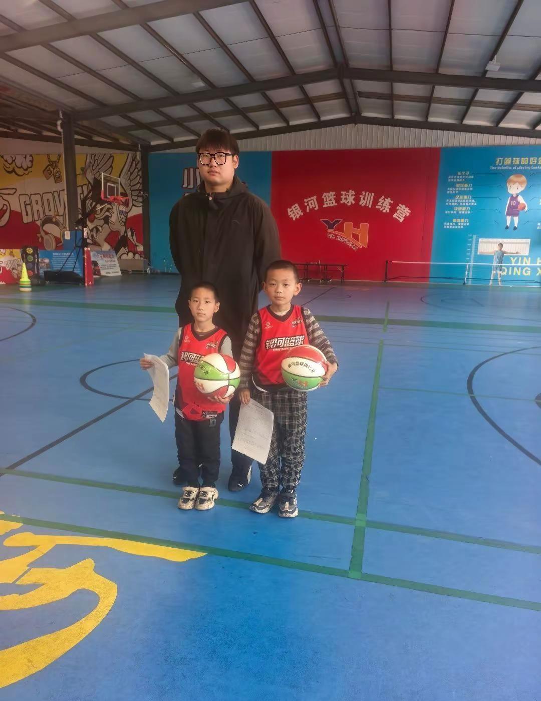 零费用、零门槛，只为热爱而来。银河青训免费助力贫困孩子健康成长，让梦想不因家境止