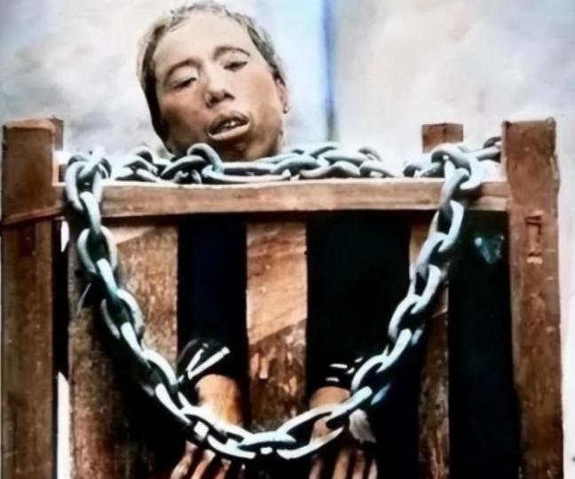 1864年11月，年仅16岁的太平天国幼主洪天贵福被押赴刑场处决，他在来的囚车上