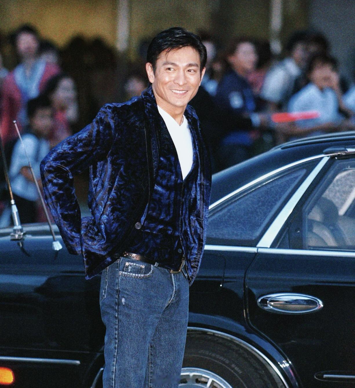 刘德华[超话]搭乘花絮去幕后 飞刀门“无间道”、捕头刘大人好潮[酷]——2004