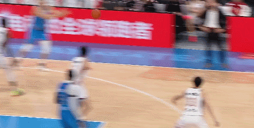 北京男篮vs浙江男篮 马蒂昂单场11分，甚至已经是他的北京生涯最高，跟范子铭也是