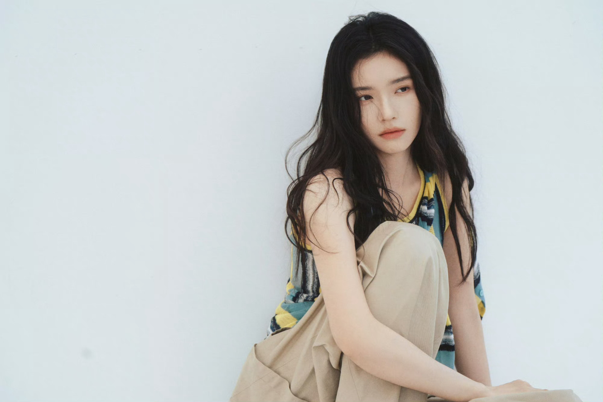 林允MarieClaireNOW夏季刊封面花絮林允向上生长大片