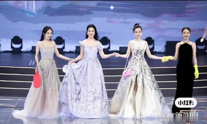 杨幂 刘亦菲 Angelababy杨颖 佟丽娅微博之夜同框更能get到哪个美女？