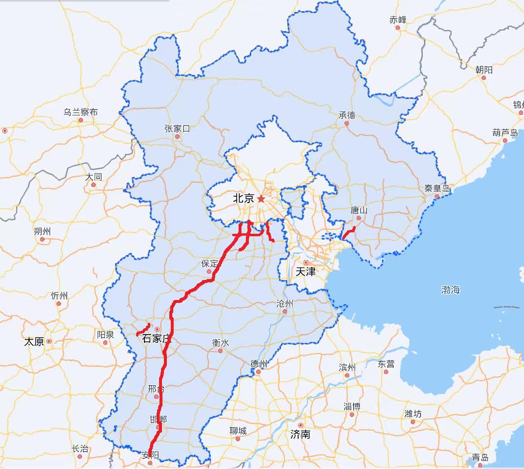 不少网友觉得河北高速路面偏窄，像京台高速这类国家级干线，部分路段仍是双向四车道，
