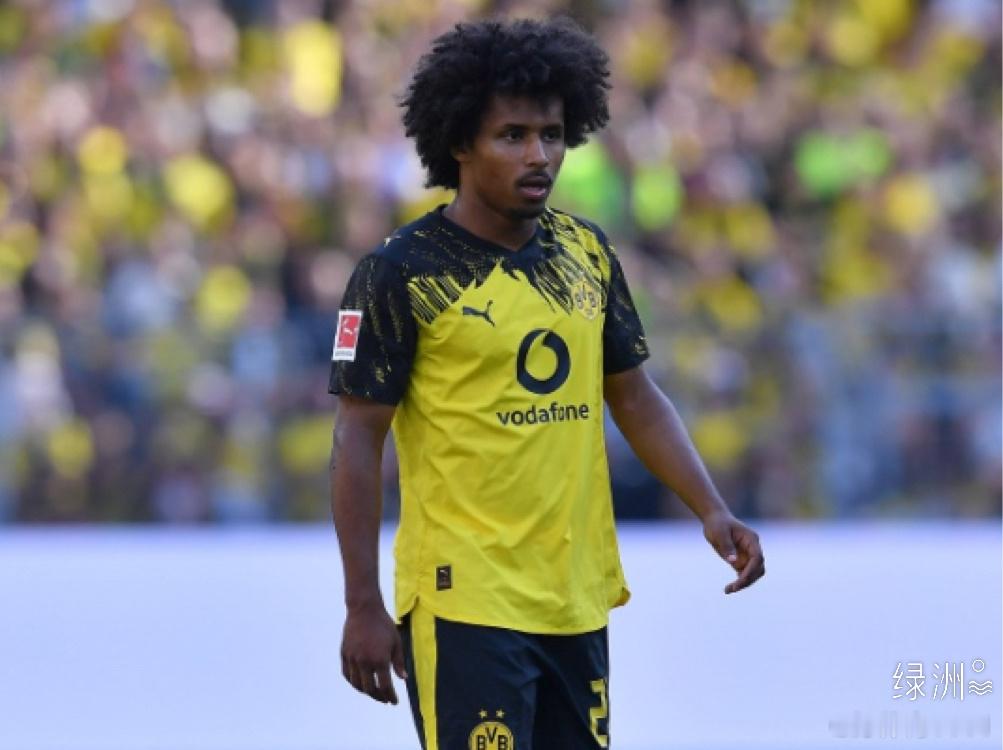 德媒《好体育报》报道称，多特蒙德内部正在讨论阿德耶米的未来话题，并希望在出售他时