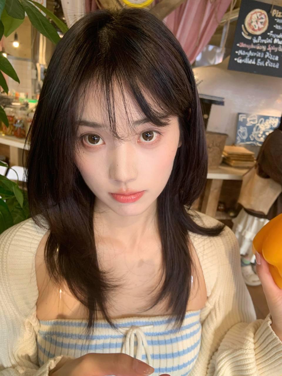 元气少女在咖啡馆的甜美时刻🍰📸咖啡馆心动时刻 咖啡馆少女 美女咖啡馆