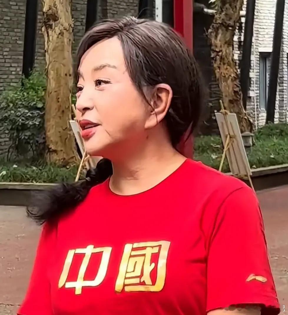 实际上的晓庆Vs晓庆眼里的自己 ​​​