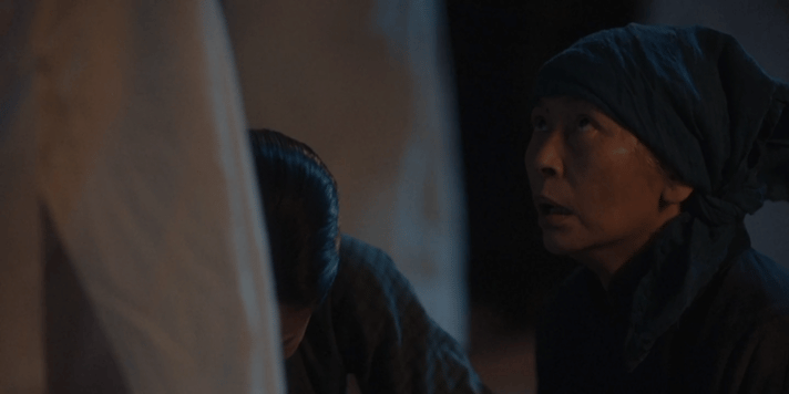 暴躁东北太奶一箭射鬼子 东北太奶简直是战神！玉兰遇险时她一箭打乱敌阵，看得人热血