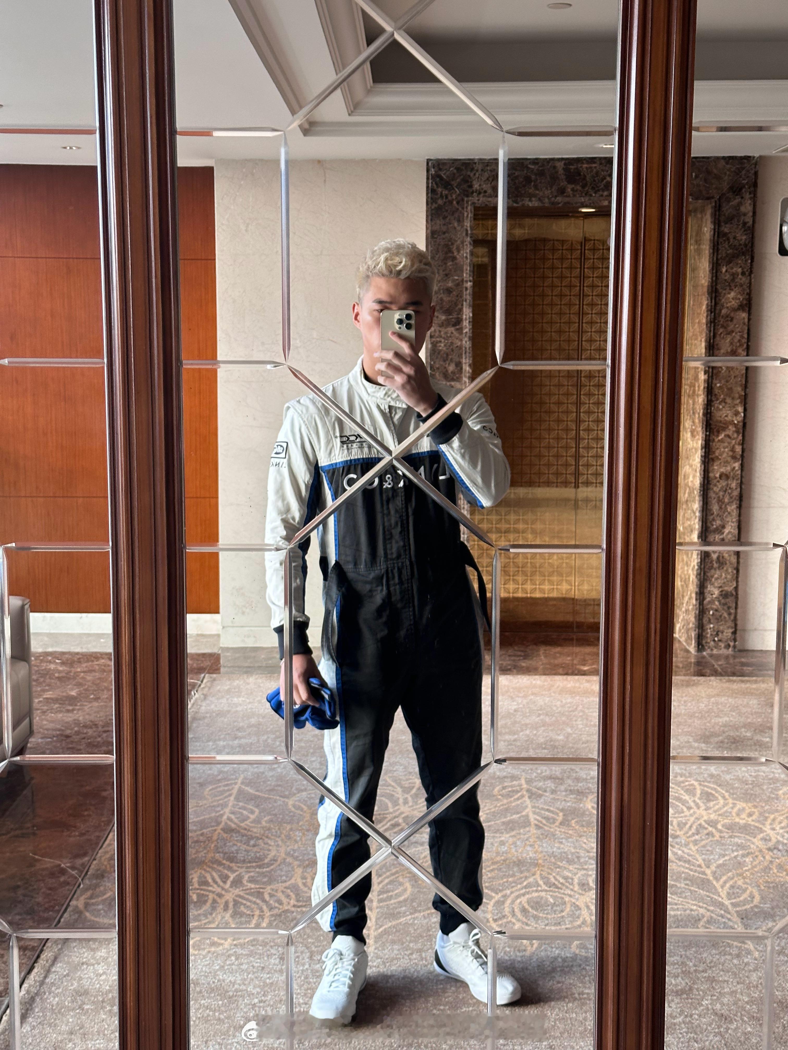 培训第三天，下午就是排位赛和正赛了，说实话还是非常紧张，上午的自由练习赛车还是有