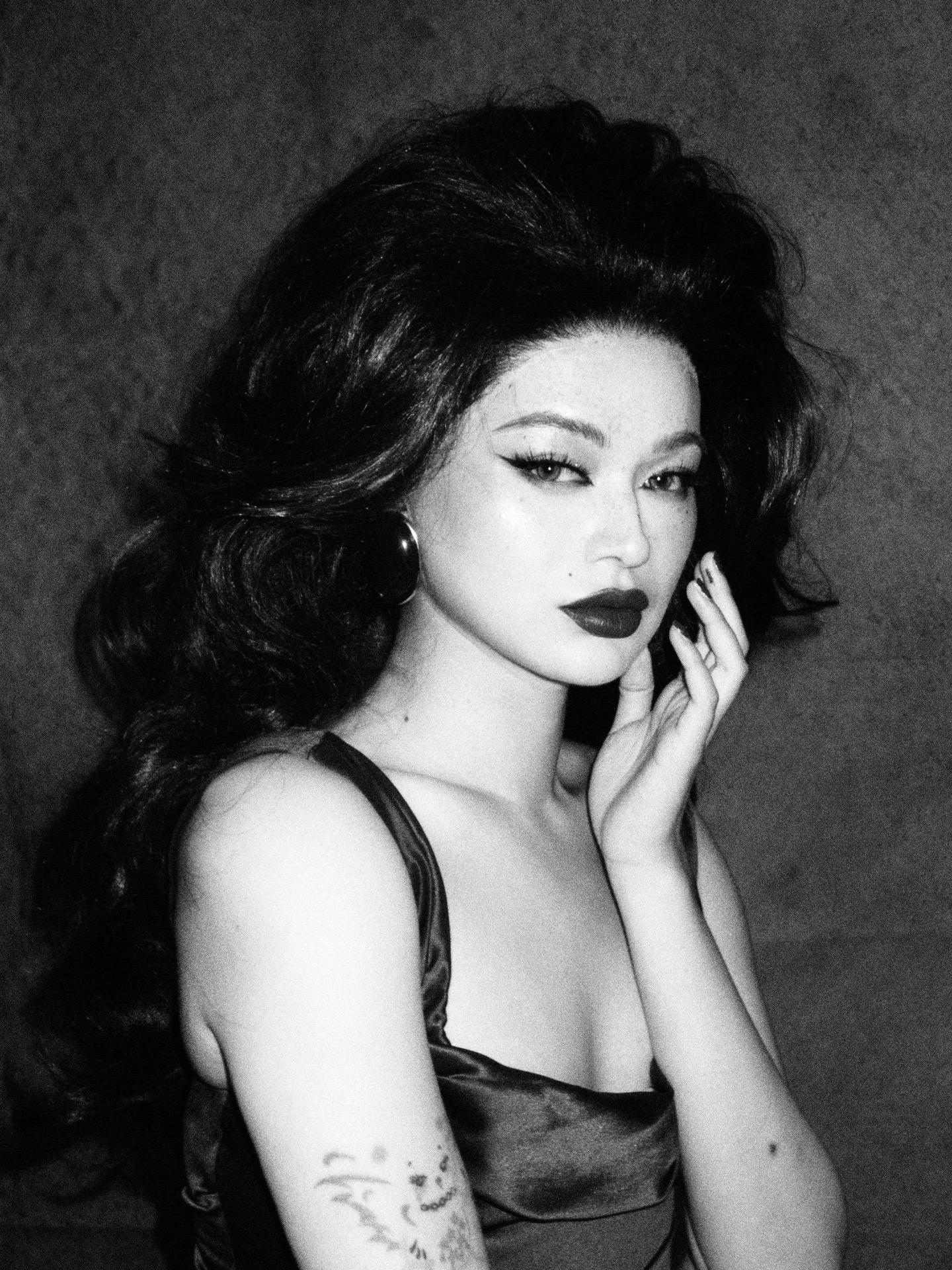 Diva is a female version of a hustla.